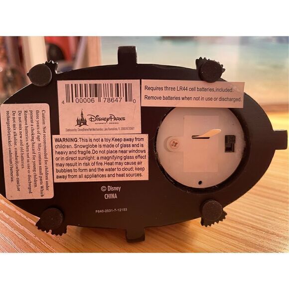 DISNEY MADAME LEOTA HAUNTED MANSION LIGHT UP DISC SNOW GLOBE CRYSTAL BALL New in - Picture 9 of 10